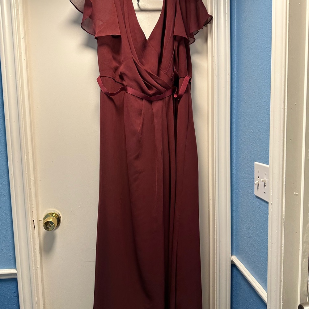 Elegant Burgundy Evening Dress